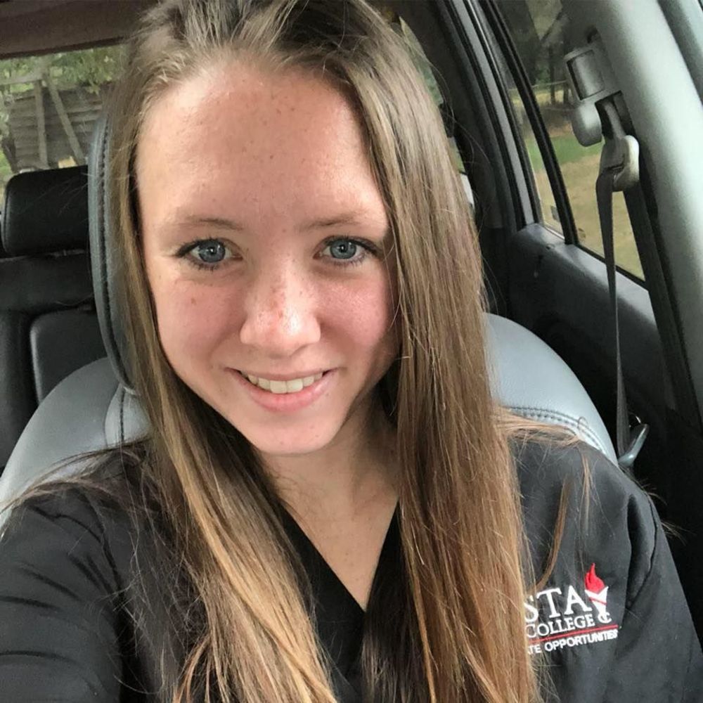 Meet your Posher, Danielle